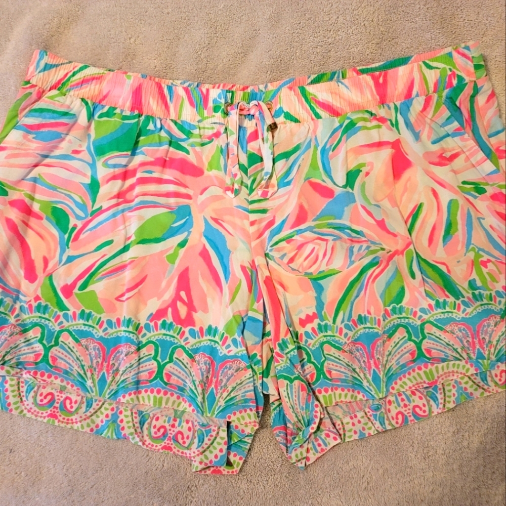 Lilly Pulitzer Shorts - Size XL